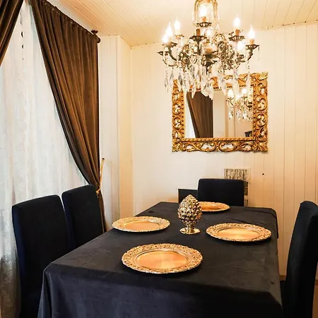 Imperial Elegance In Courmayeur City Center