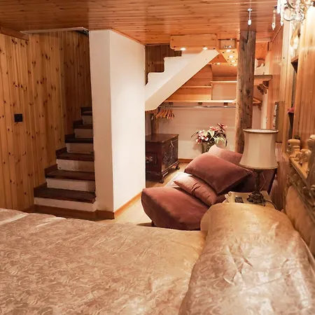 Imperial Elegance In Courmayeur City Center 아파트